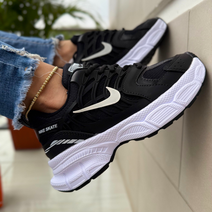 Deportivo NIKE®